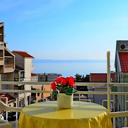Mario With Private Parking Apartment