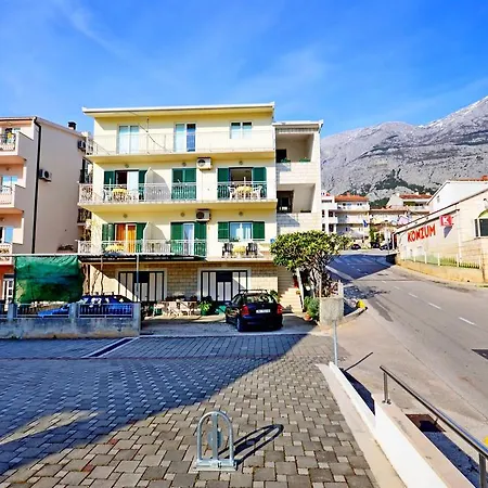 Apartment Mario With Private Parking Makarska