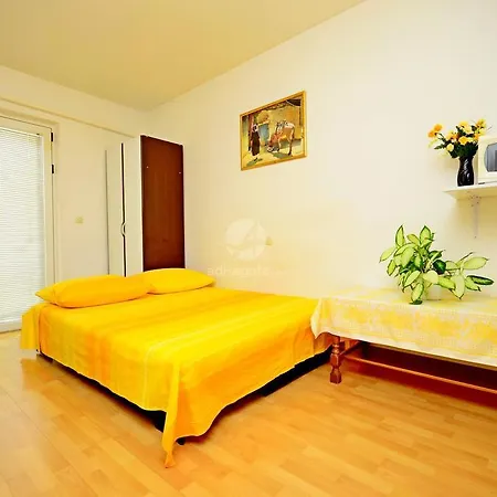 Mario With Private Parking Apartment *