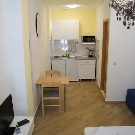 Mario With Private Parking * Makarska