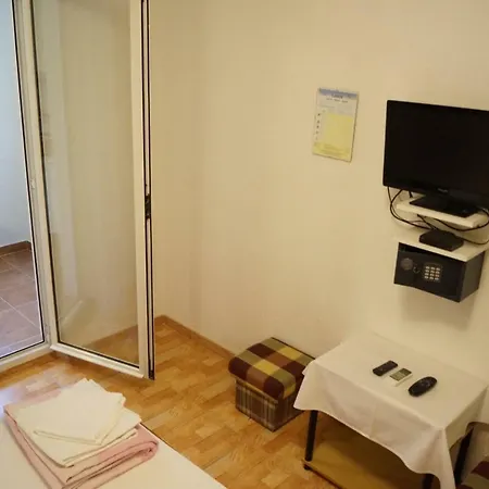 Mario With Private Parking Apartment