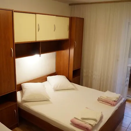 Apartment Mario With Private Parking Makarska