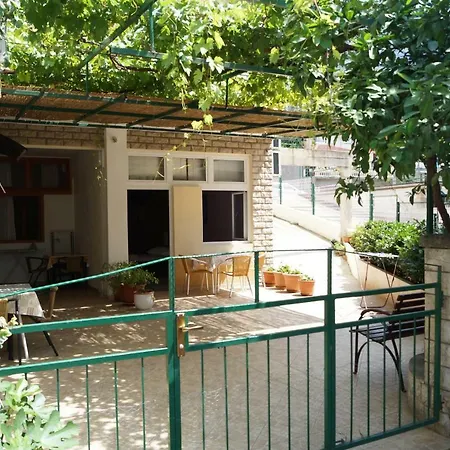 Mario With Private Parking Apartment *