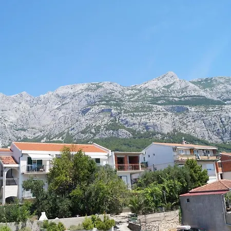 Mario With Private Parking Apartment Makarska