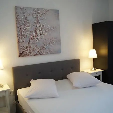 Mario With Private Parking Apartment *