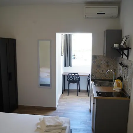 Mario With Private Parking Apartment *